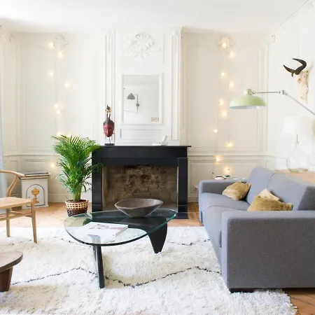 Chez Laurence Du Tilly