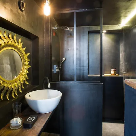 Апарт-отель Chez Laurence Du Tilly 4*