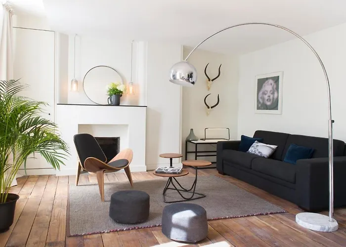 Chez Laurence Du Tilly